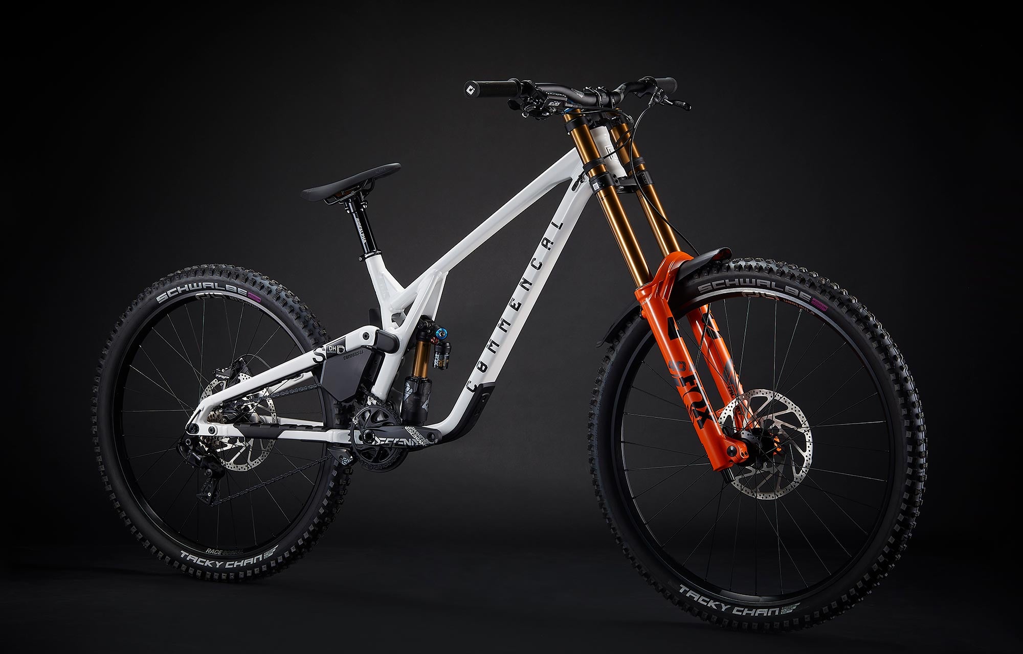 SUPREME DH V5 SIGNATURE AIR PURE WHITE – Commencal South Africa